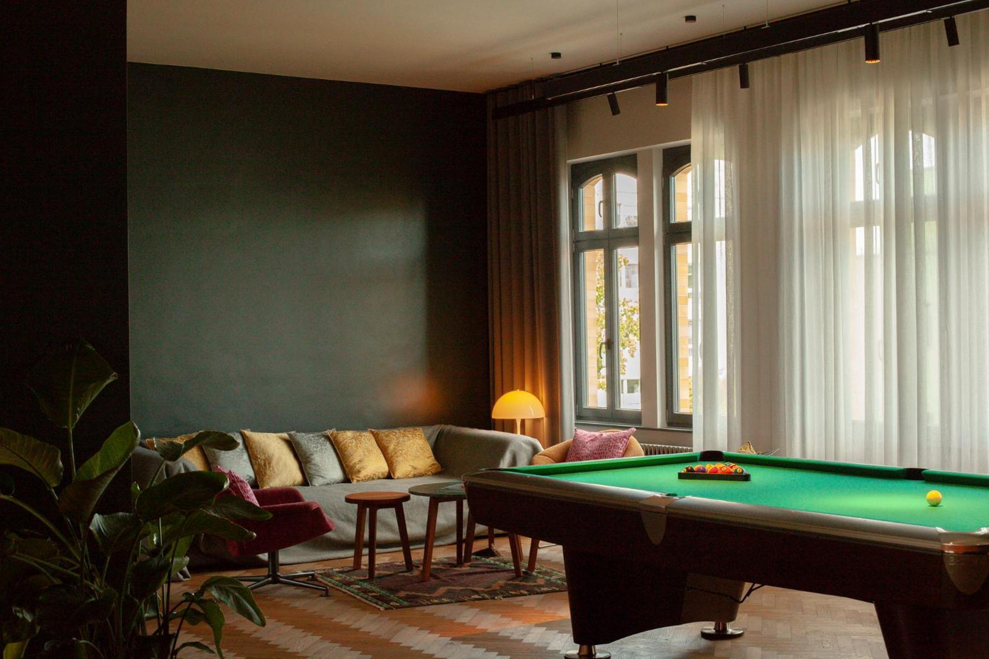 Sly Berlin酒店 外观 照片 The Billiard Room